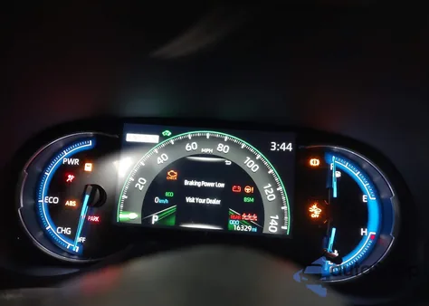 2024 Toyota Rav4 Hybrid Xle z USA, uszkodzony, nr VIN 2T3RWRFV9RW216337